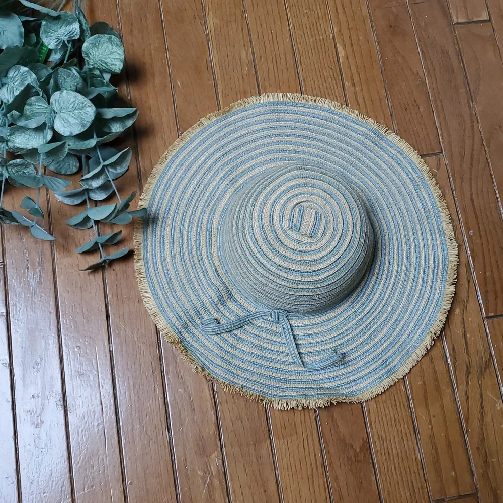 Blue and Tan Straw Wide-Brimmed Sun Beach Hat